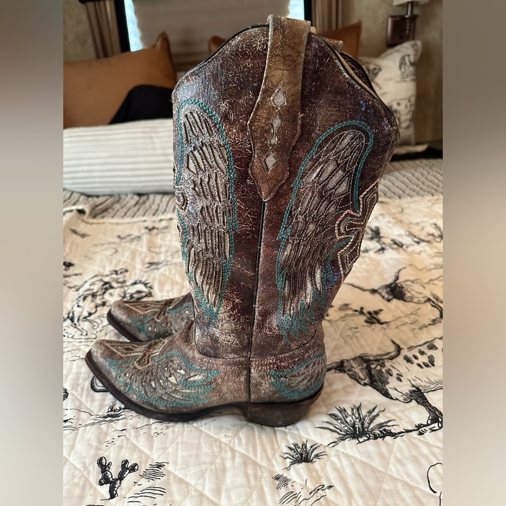 Corral boots size 8.5 🤠